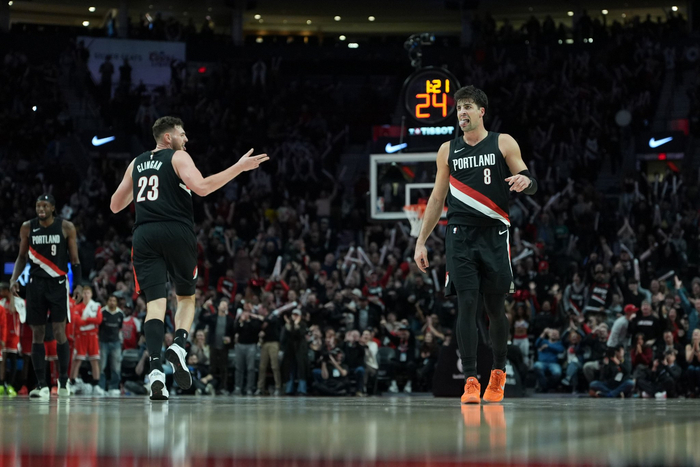  开拓者利拉德公开表示希望离队去争夺总冠军  